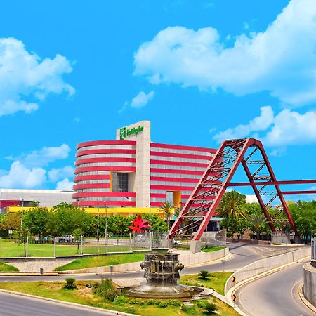 方迪多拉蒙特雷公园假日酒店 外观 照片 La Plaza Mall