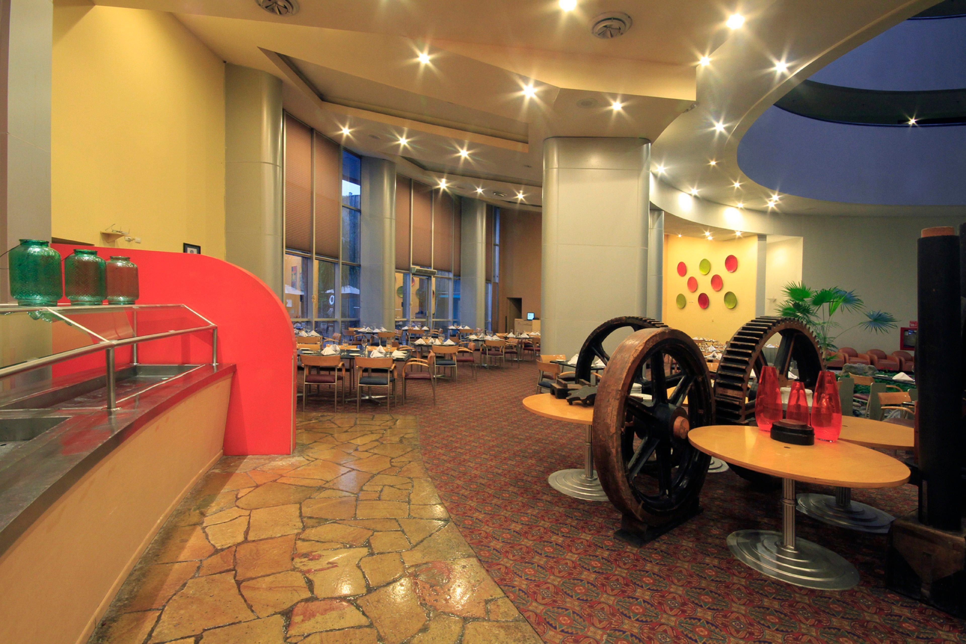 方迪多拉蒙特雷公园假日酒店 外观 照片 The restaurant