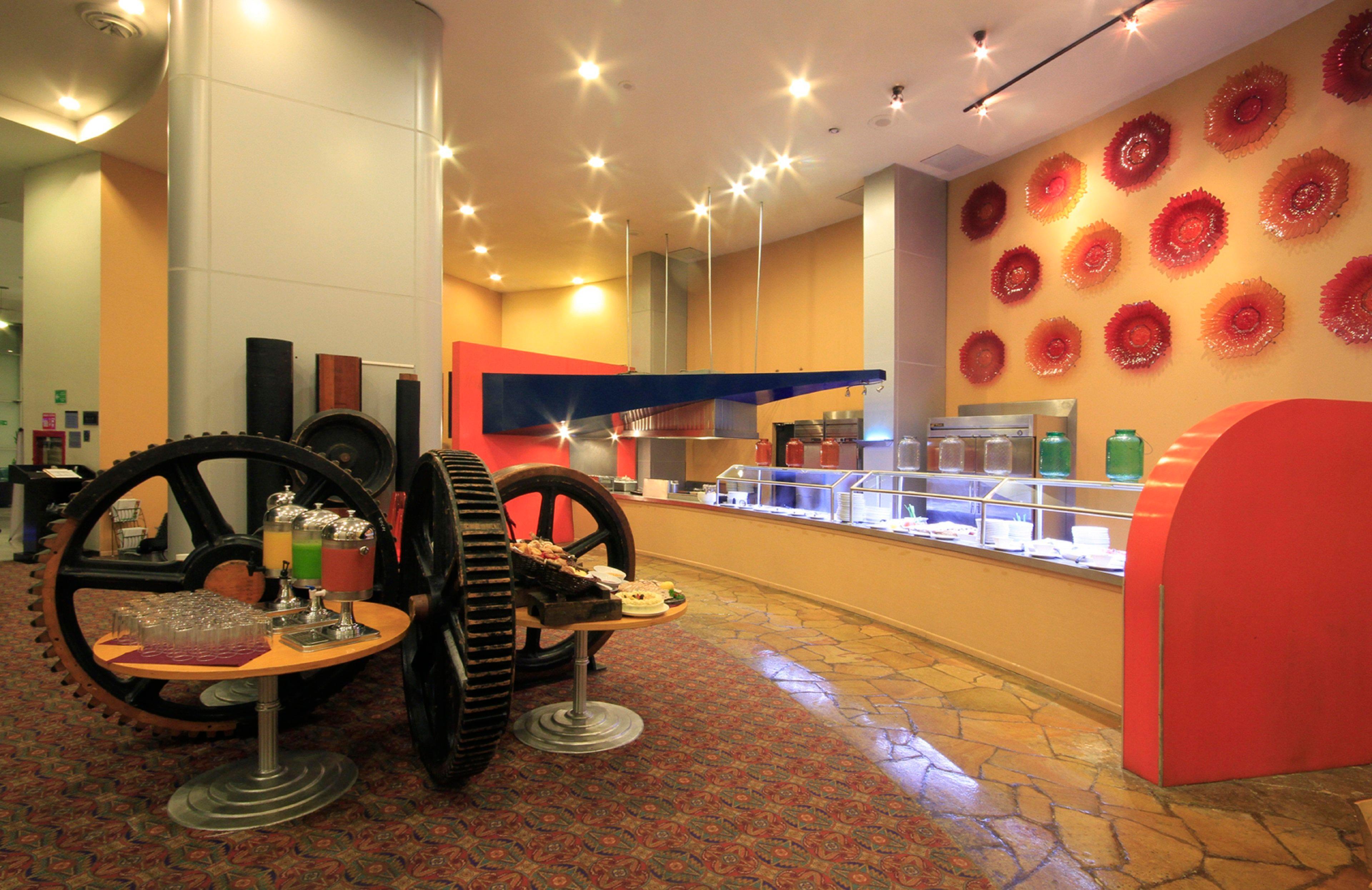 方迪多拉蒙特雷公园假日酒店 外观 照片 The interior of the restaurant