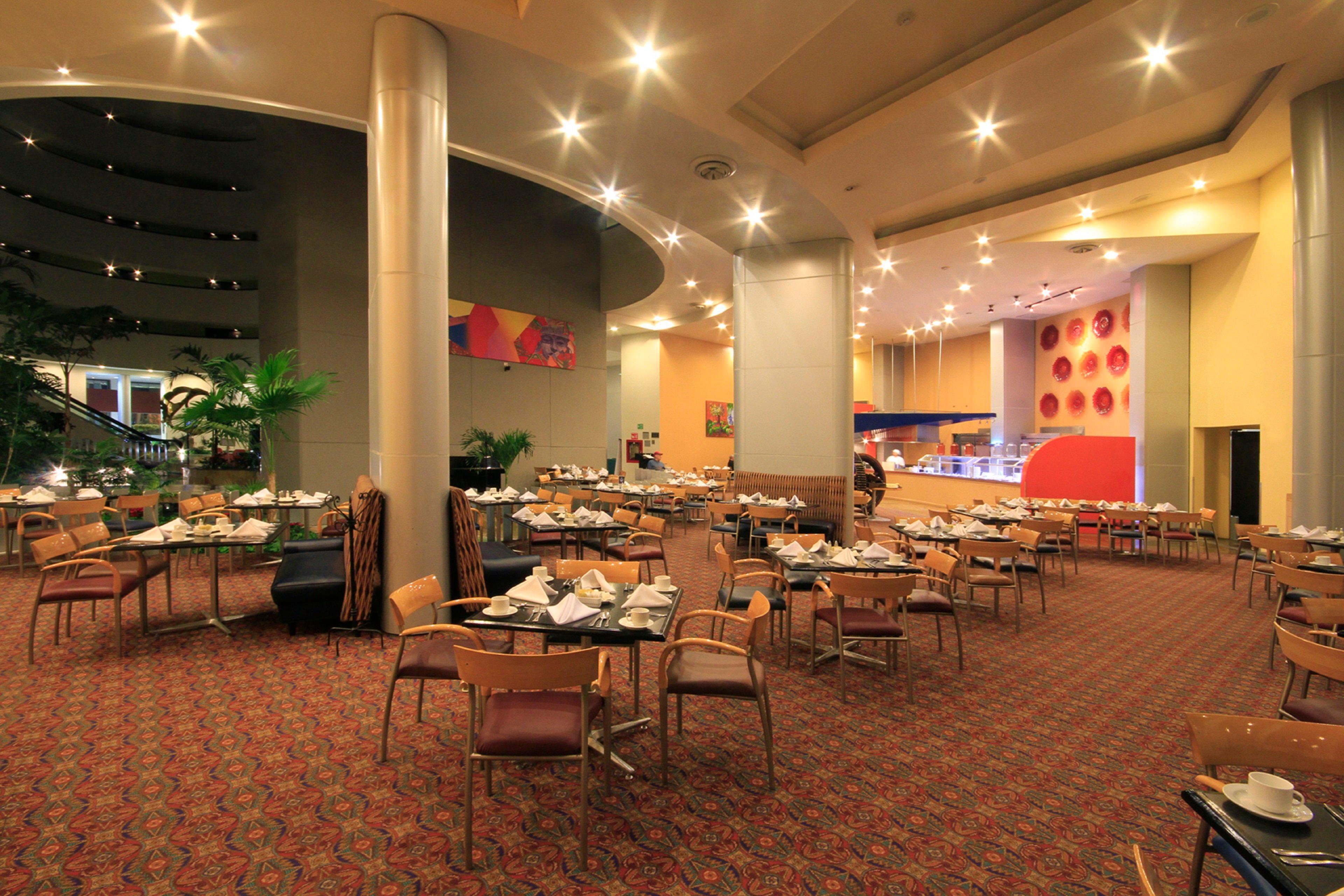 方迪多拉蒙特雷公园假日酒店 外观 照片 The restaurant