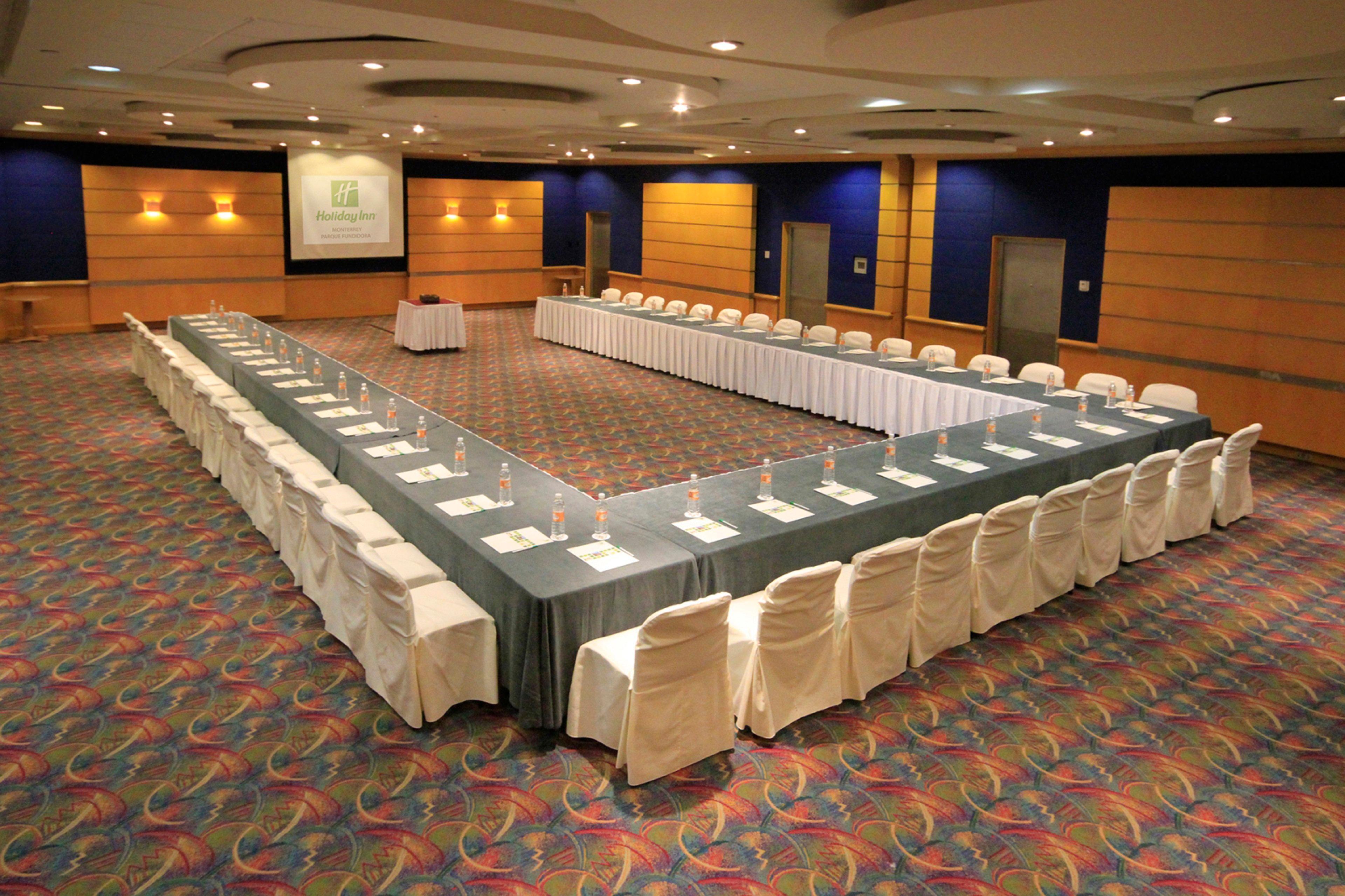 方迪多拉蒙特雷公园假日酒店 外观 照片 U-shaped table layout