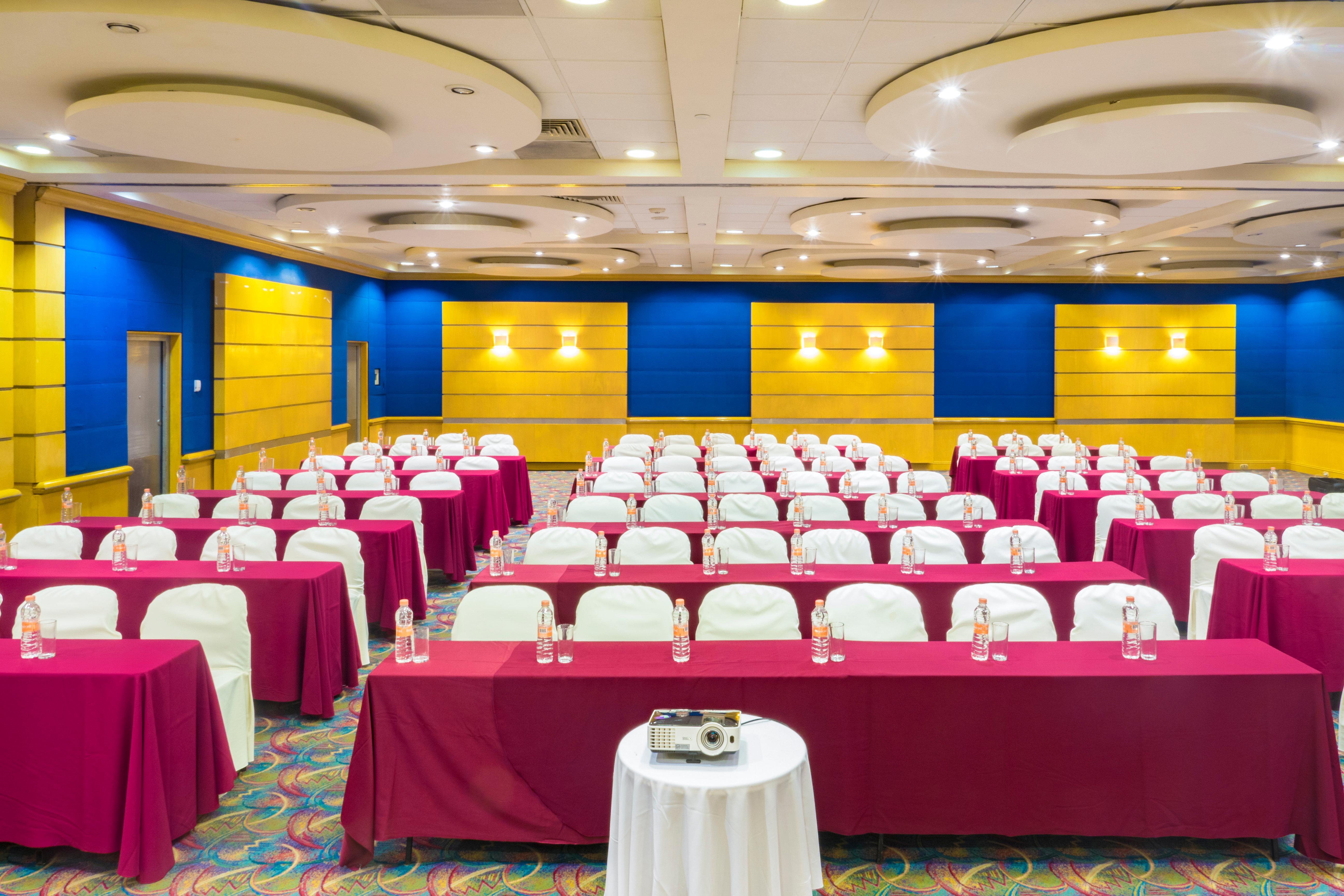 方迪多拉蒙特雷公园假日酒店 外观 照片 The ballroom