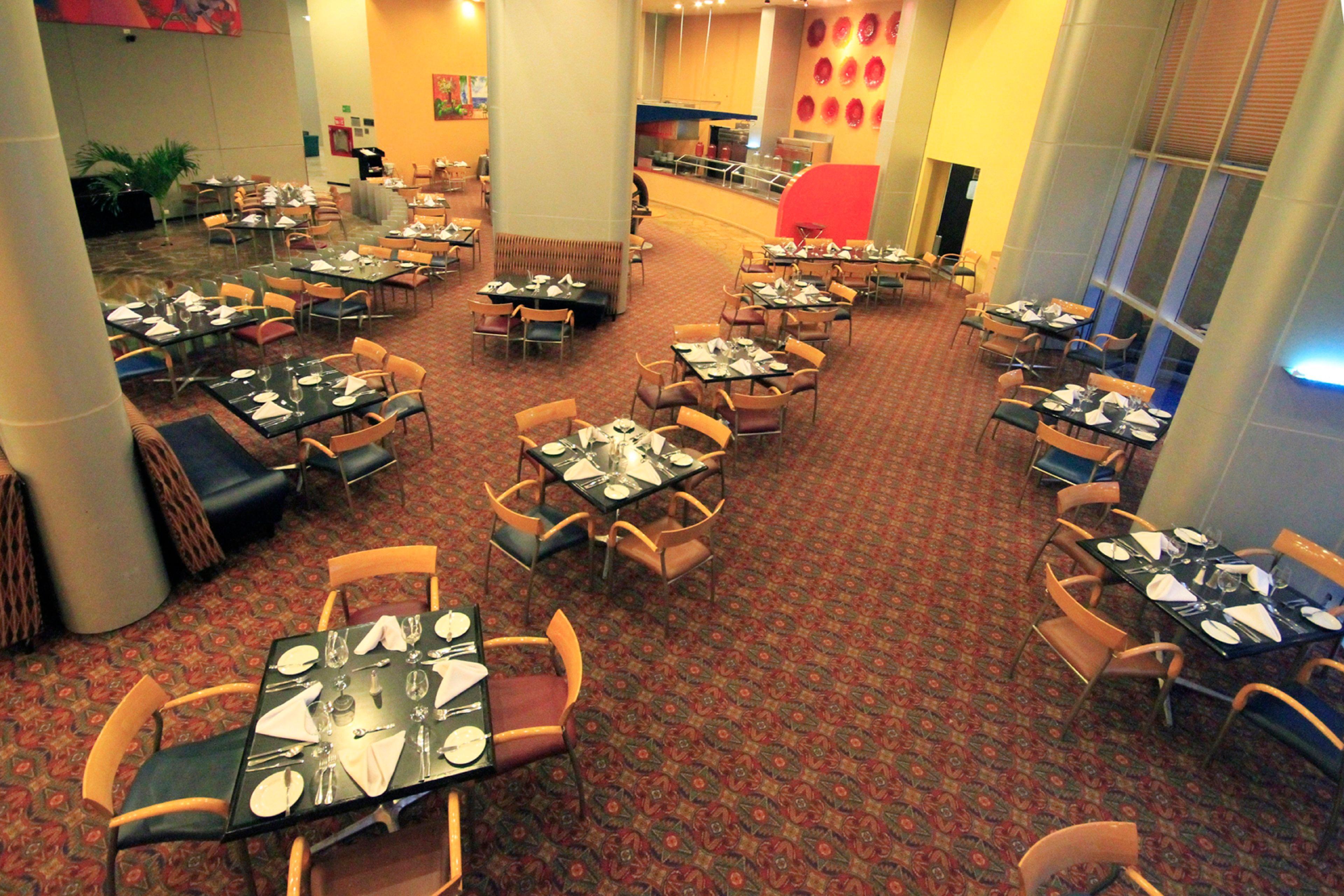 方迪多拉蒙特雷公园假日酒店 外观 照片 The restaurant