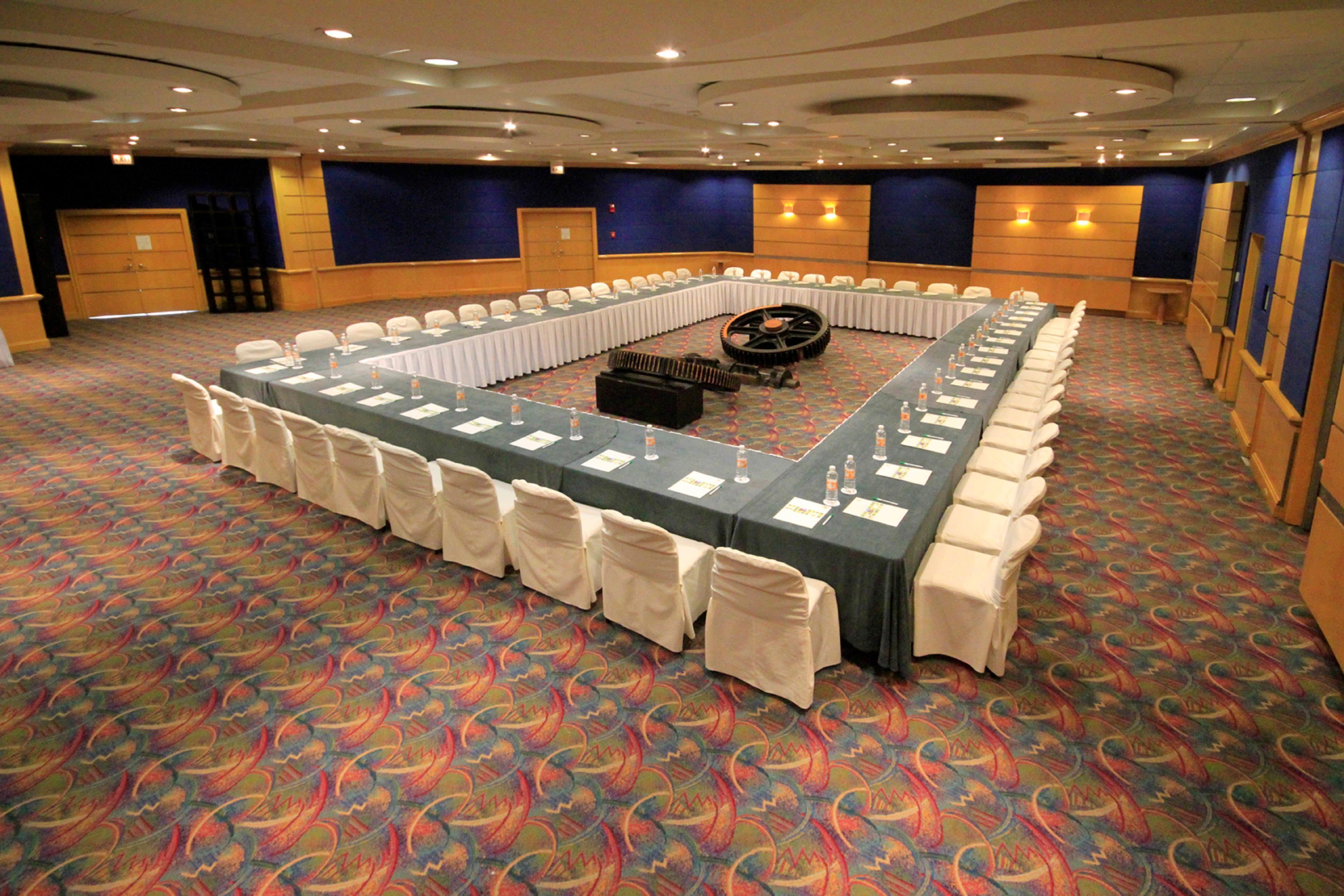 方迪多拉蒙特雷公园假日酒店 外观 照片 U-shaped table layout