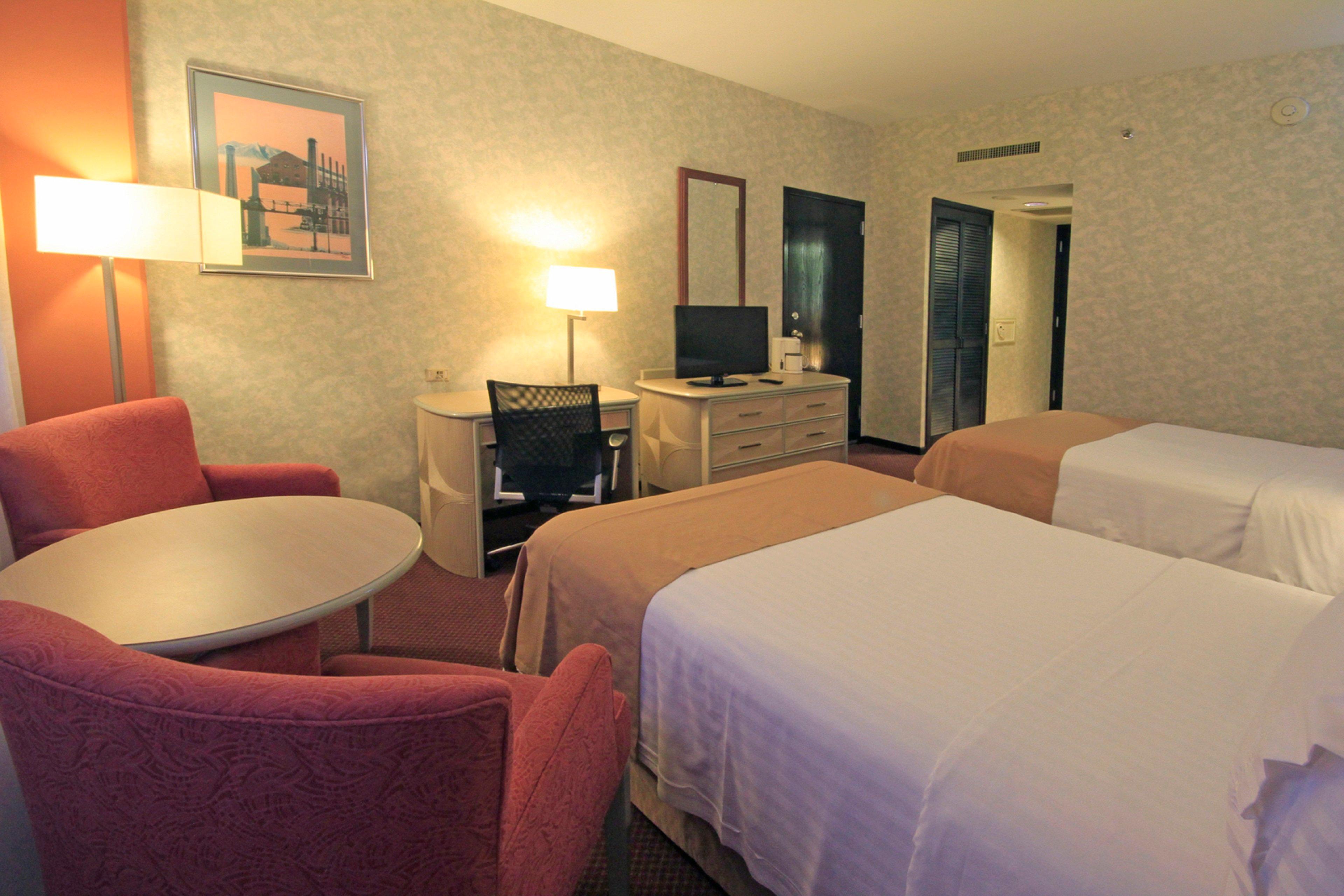 方迪多拉蒙特雷公园假日酒店 外观 照片 A typical room at the hotel
